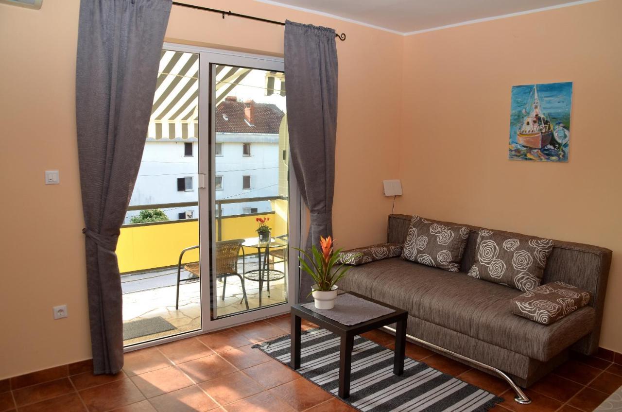 Apartment Renata Ловран Екстер'єр фото
